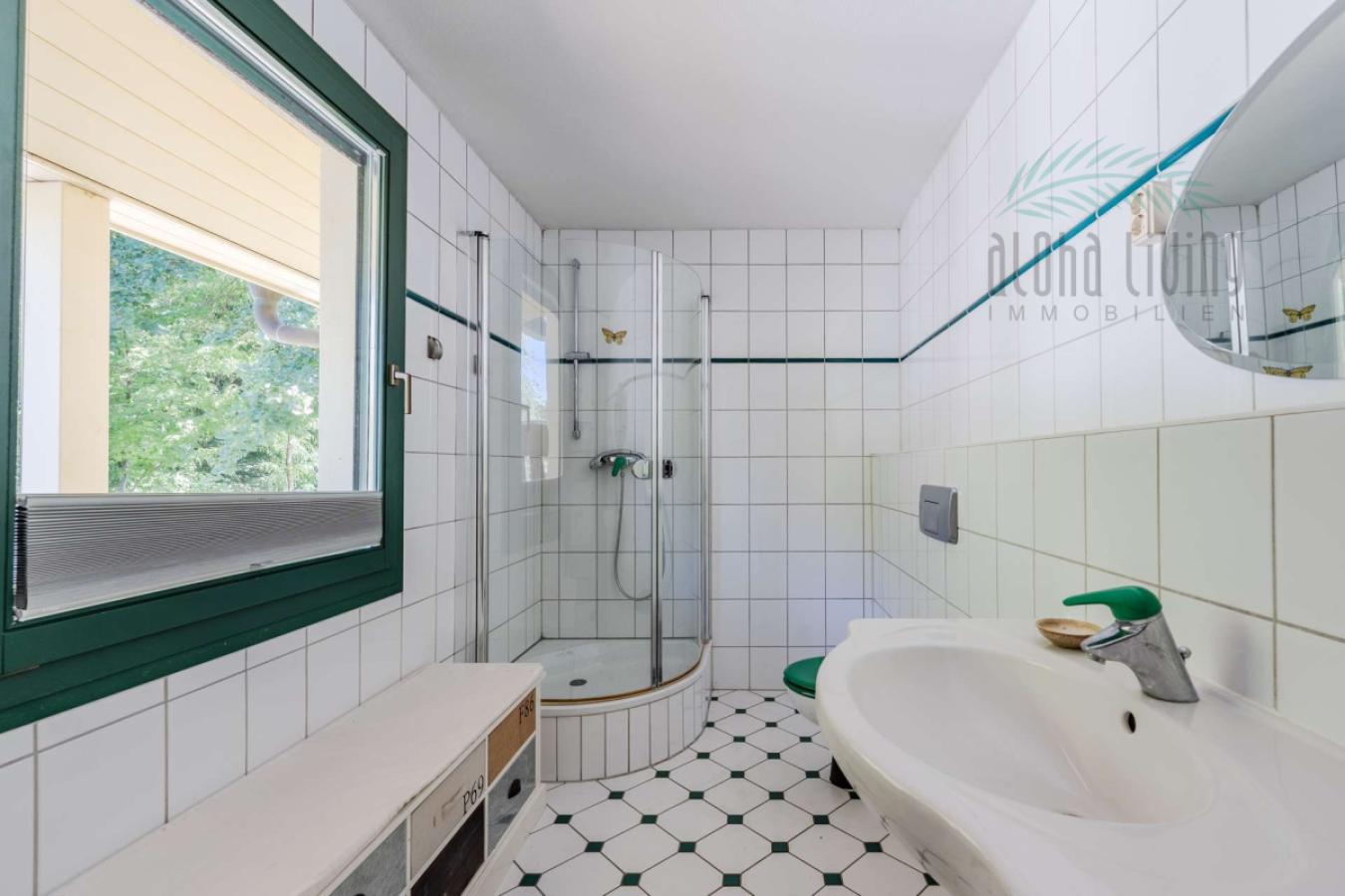 Badezimmer (EG)