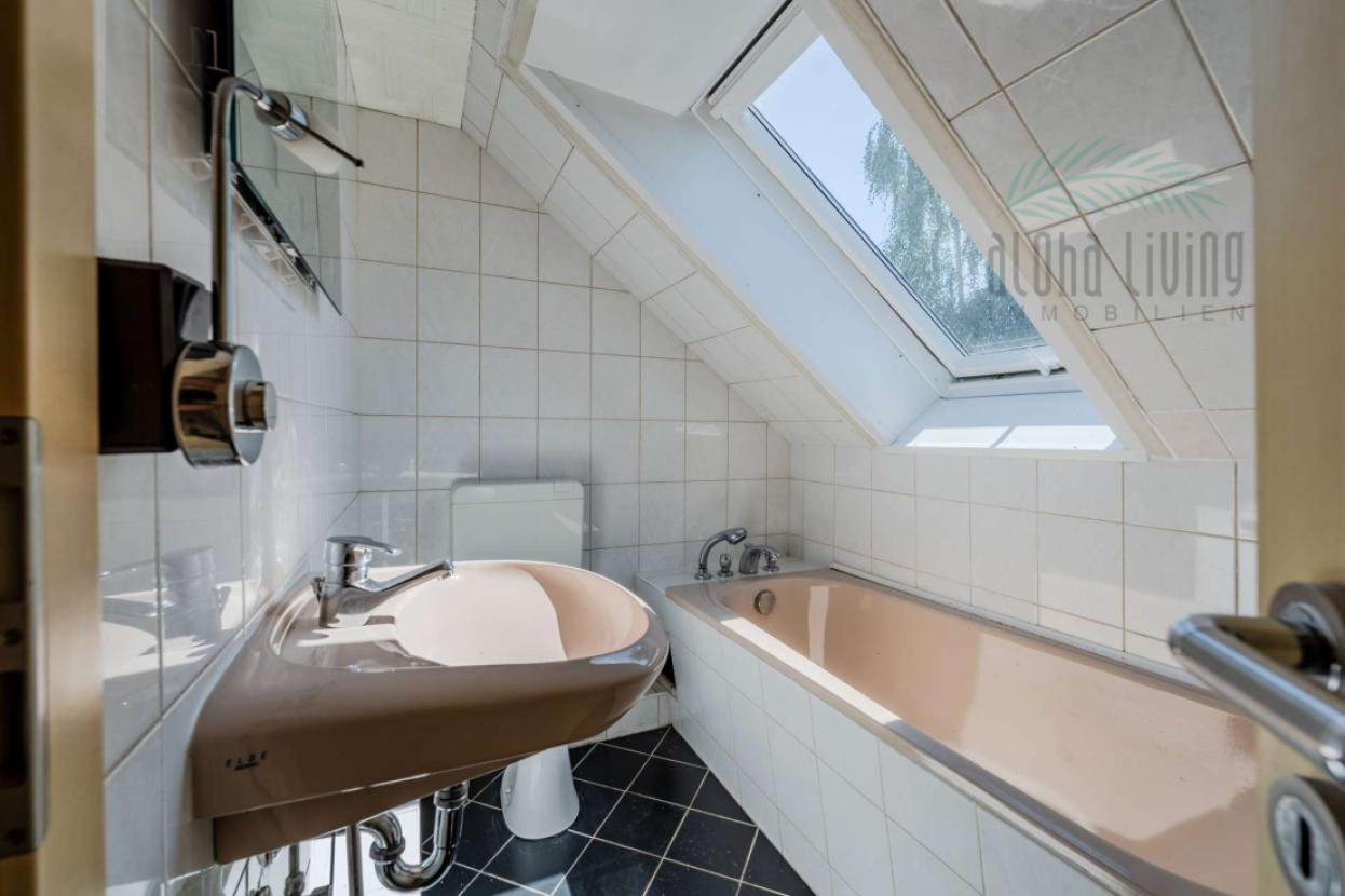 Badezimmer (DG)