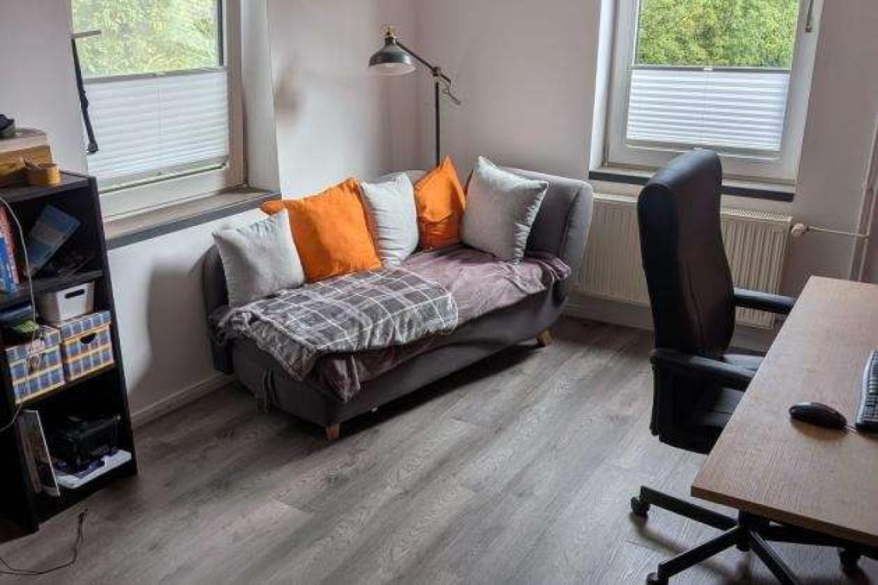Gäste- oder Arbeitszimmer im Erdgeschoss
