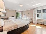 Schlafzimmer Eltern