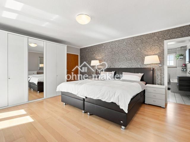 Schlafzimmer Eltern