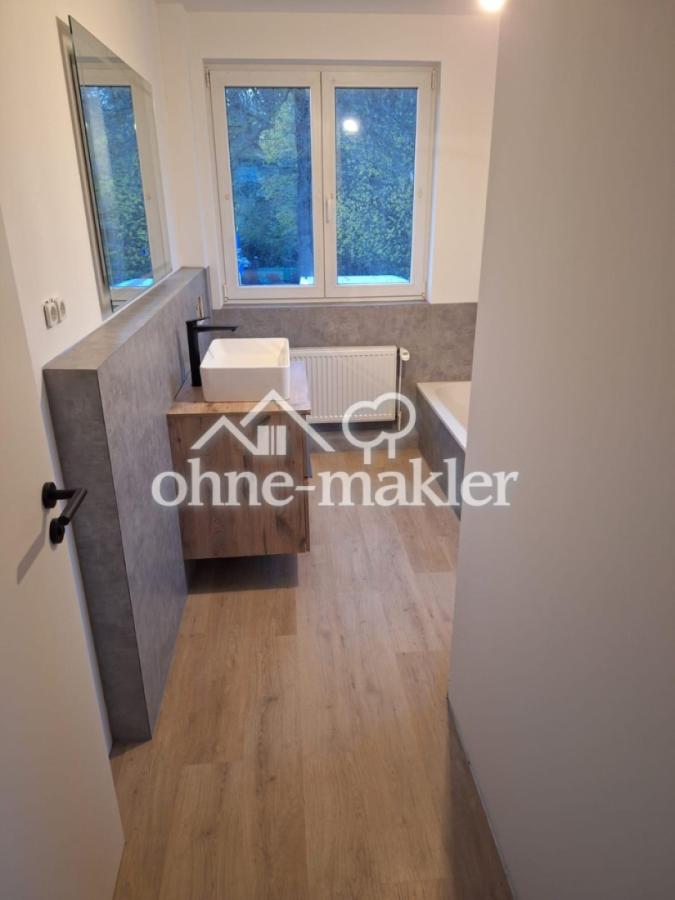 Modernes Badezimmer