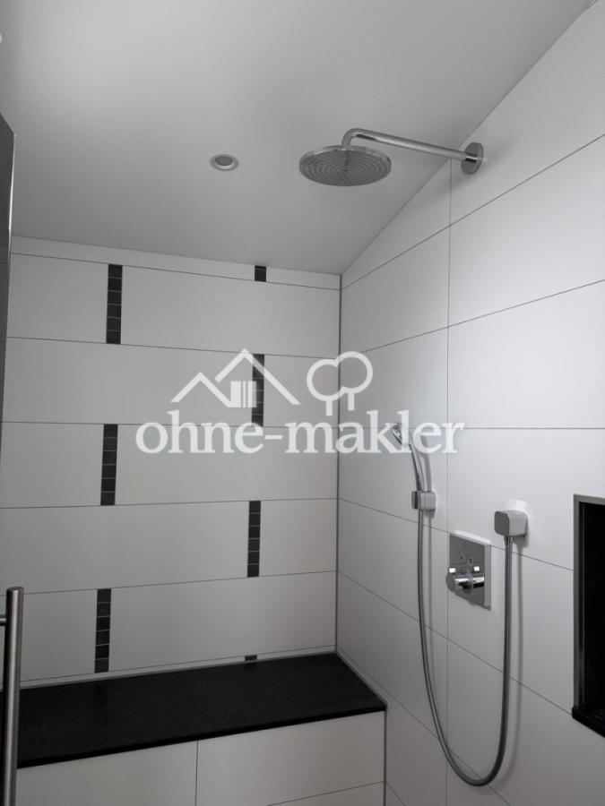 Große Dusche
