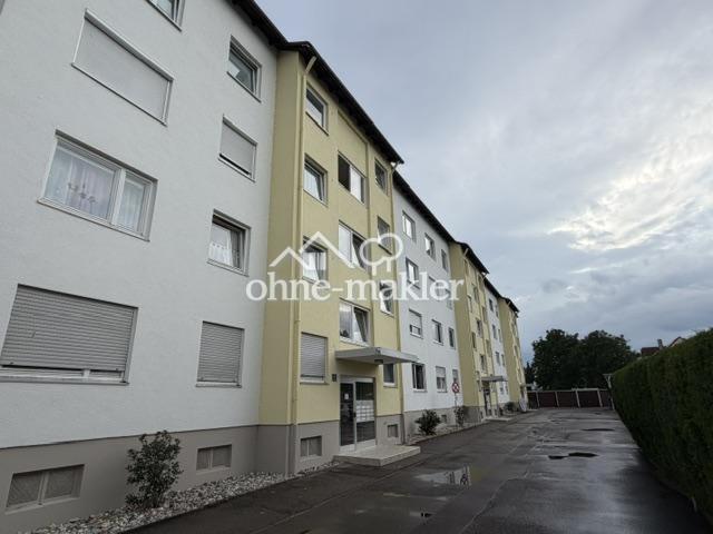 Nordseite mit Zugang und Hof
