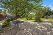 Garten Terrasse hinter Garage