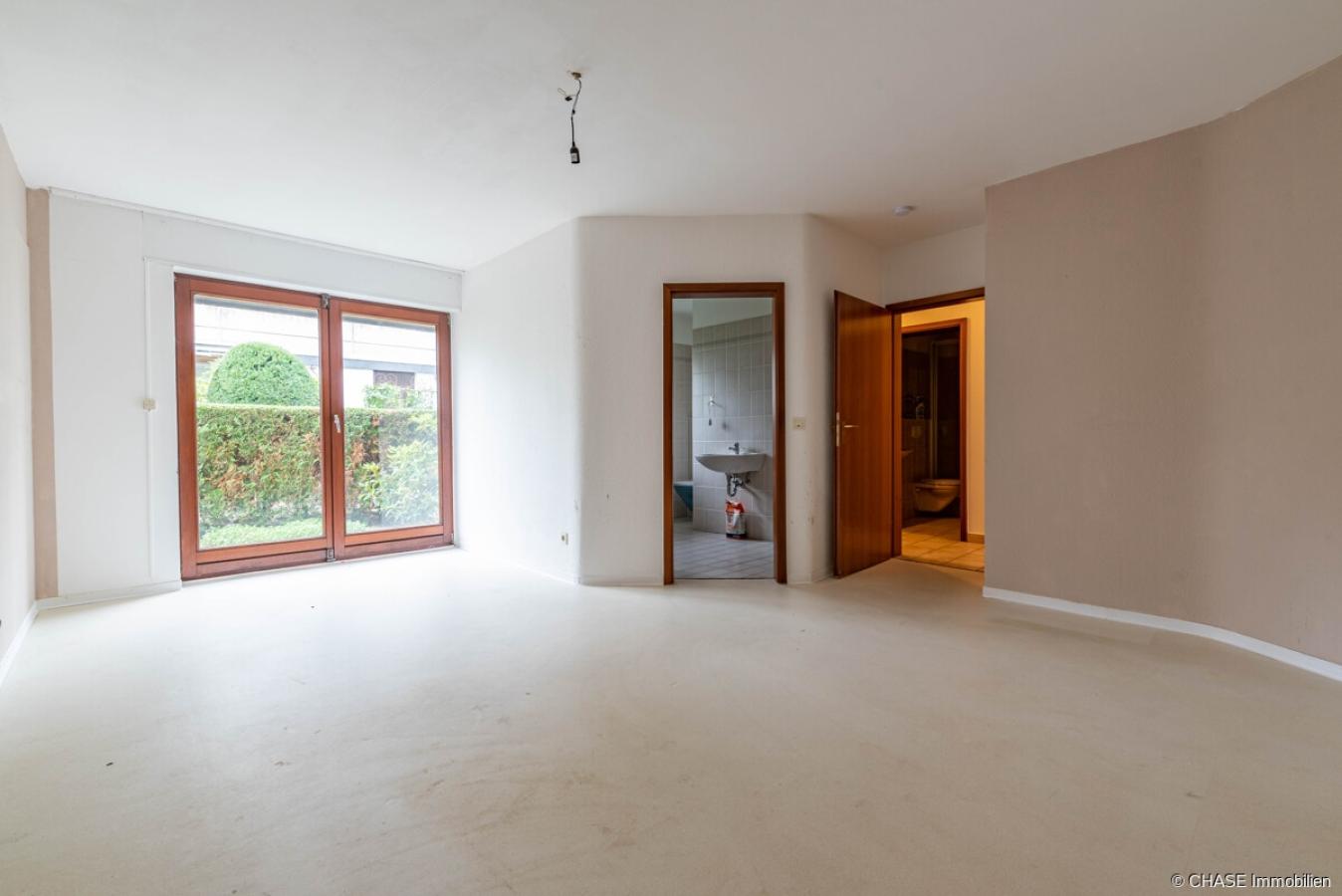 Schlafzimmer mit zusätzlichem Seitenausgang nach Außen