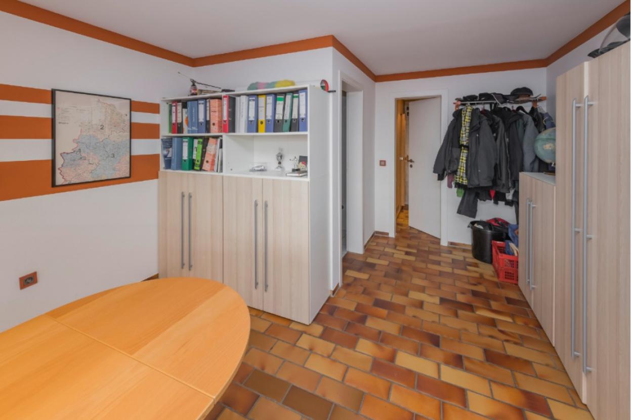 Souterrain Büro