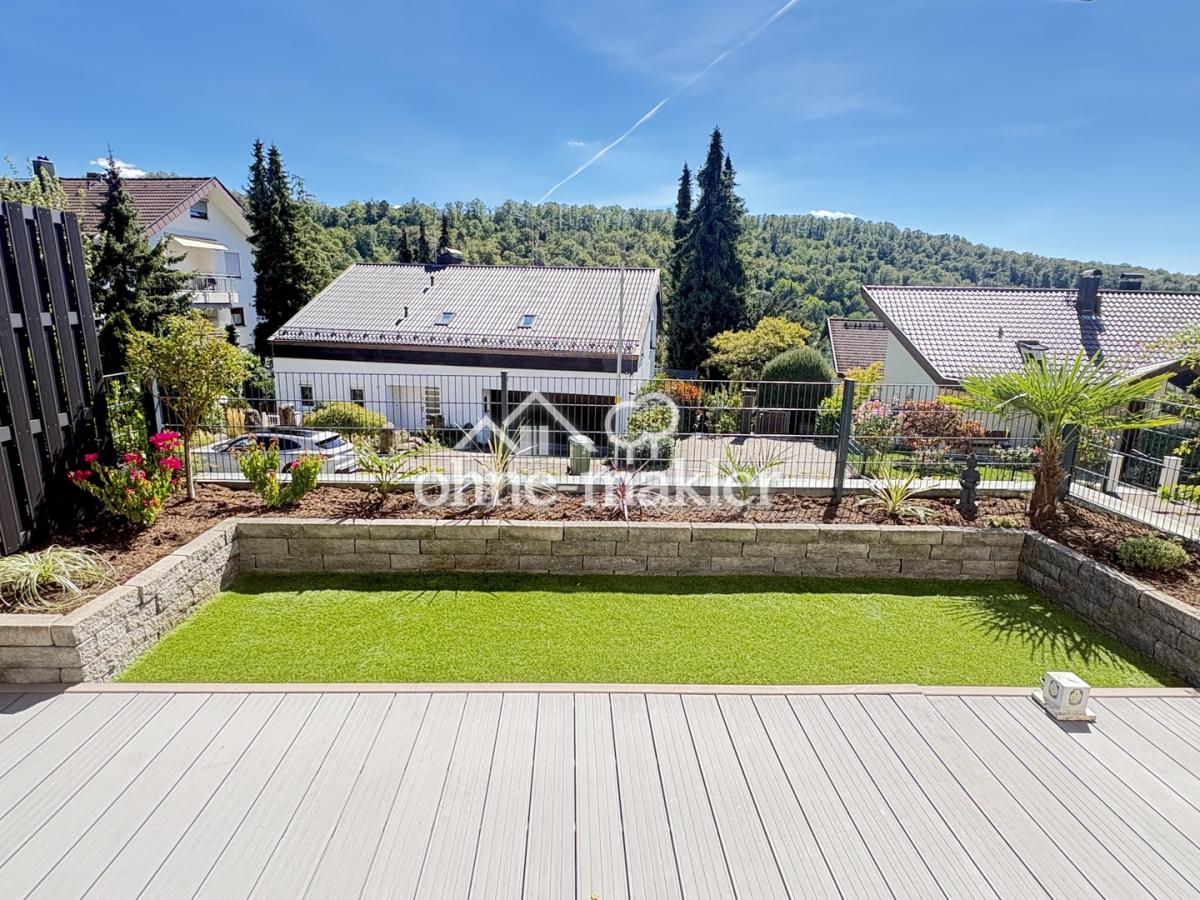 Terrasse mit Kunstrasen