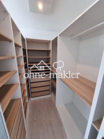 Ankleide im Schlafzimmer