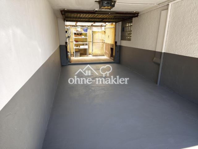 Große Garage