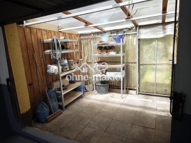 Abstellraum hinter der Garage