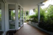 Terrasse vor Wohnzi. u. Esspl.