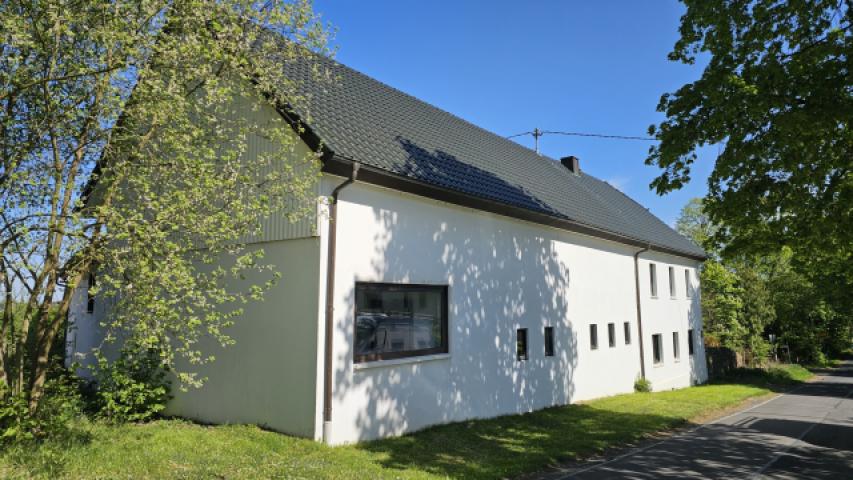 Straßenansicht (2)