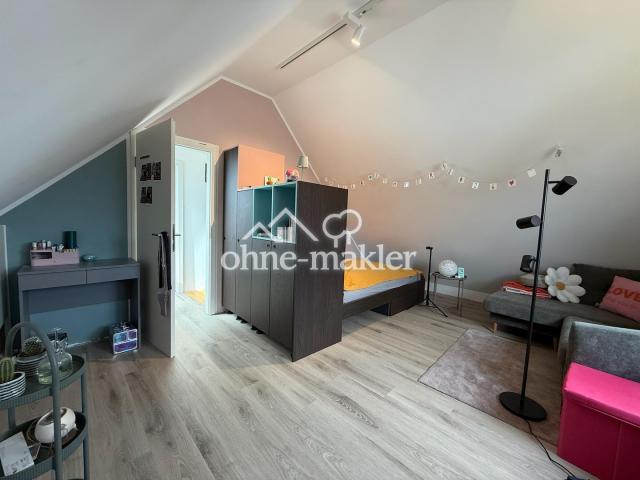 Schlafzimmer DG