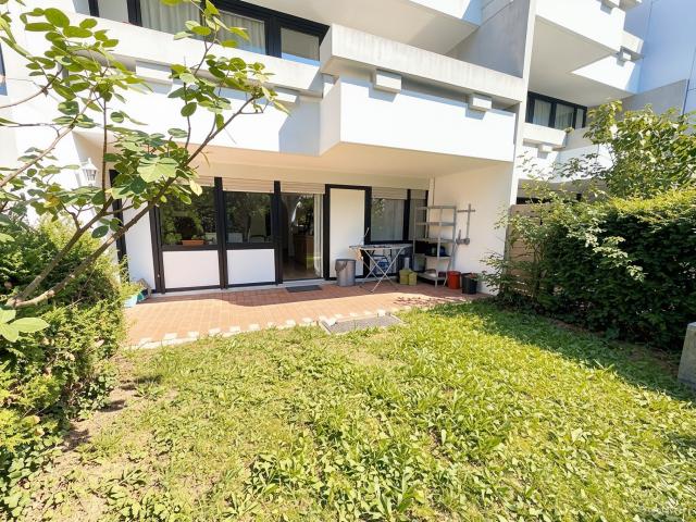 Terrasse mit Garten
