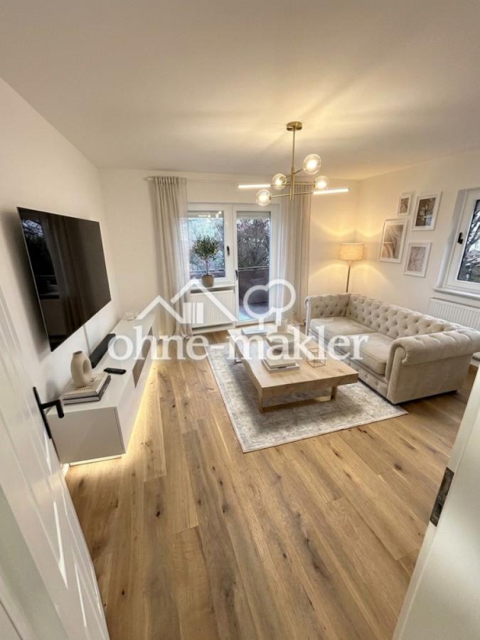 Wohnzimmer möbliert
