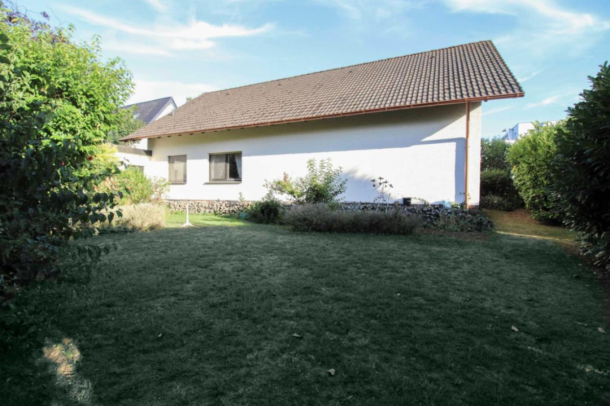 16 Hausansicht hinten