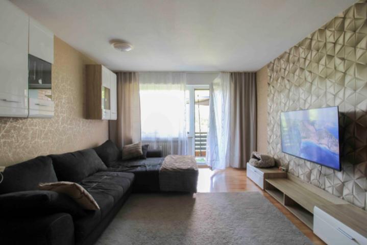2 Wohnzimmer