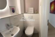 Gäste-WC mit Schrank / Dusche