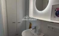 Gäste-WC mit Schrank / Dusche
