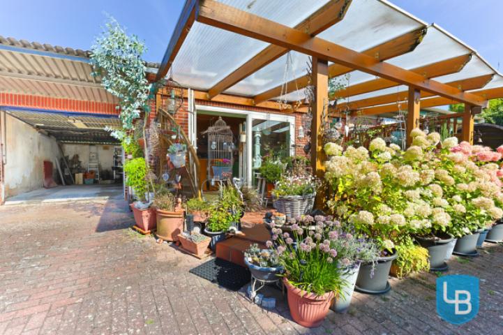 Terrasse vor der Garage