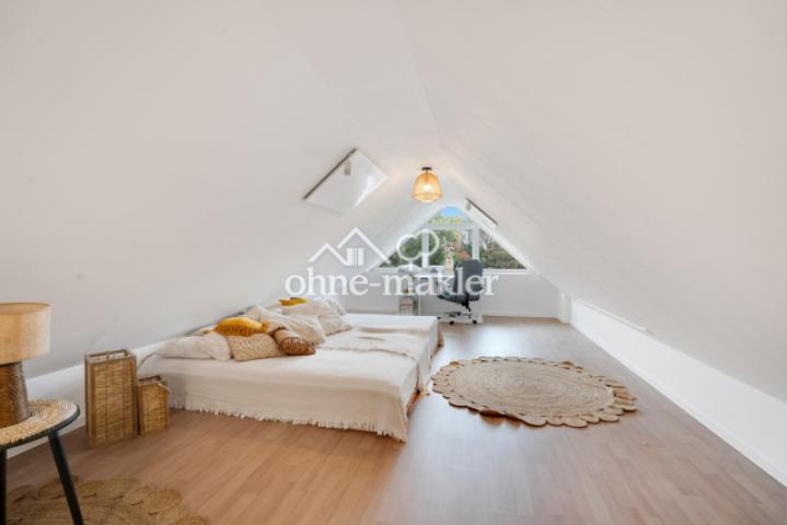 Schlafzimmer DG