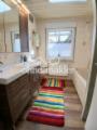 EG: Bad mit Wanne u. Dusche,WC