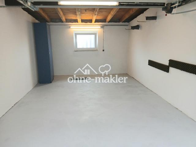 rechte Garage offen