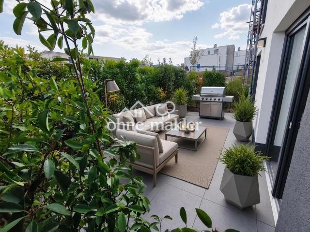 Außen: Die sonnige Terrasse