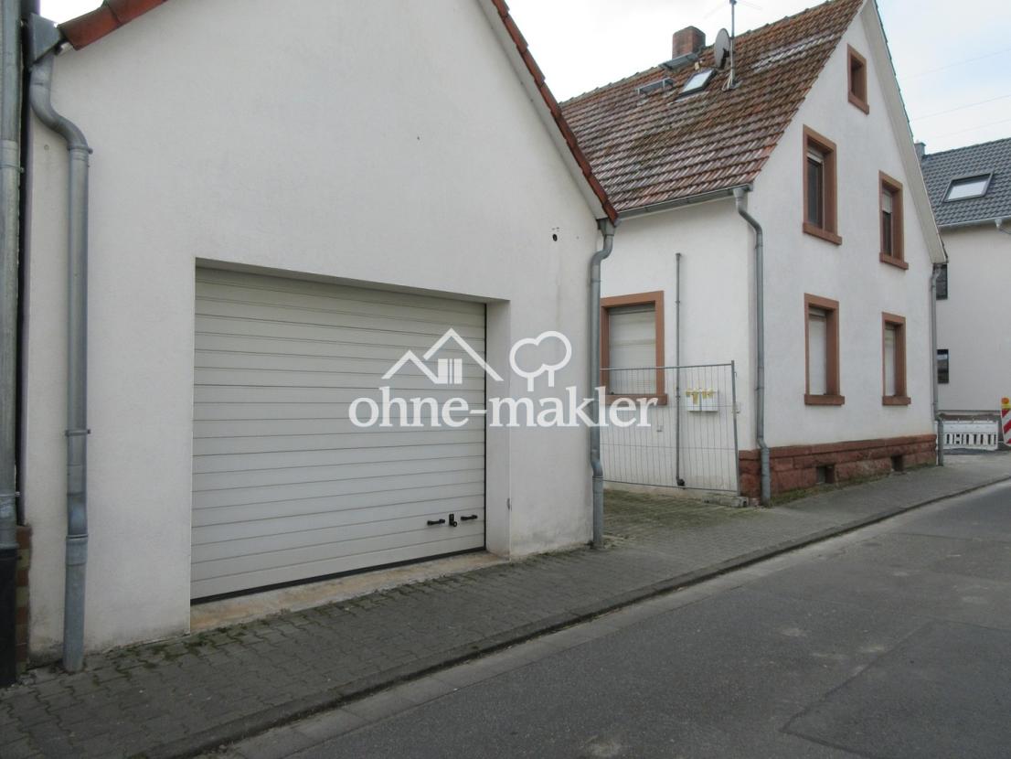 Vorderseite Garage-Hobbyraum