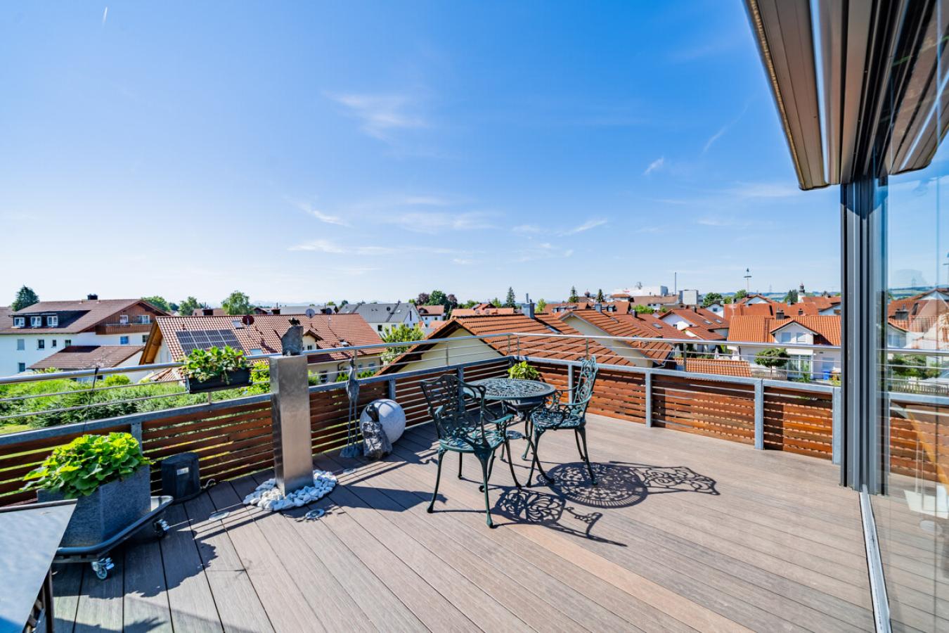 Dachterrasse mit Bergblick