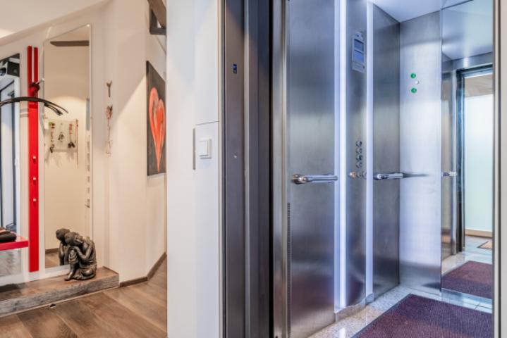 Lift/Eingangsbereich