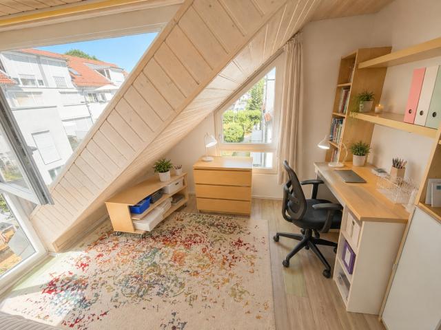Gästezimmer mit Büroplatz