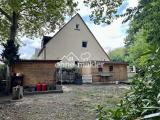 Seitenansicht vom Garten
