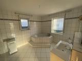 Bad mit Wanne EG