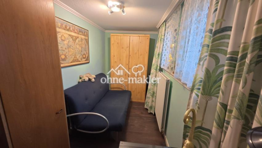 Kleines Zimmer (evtl. Büro)