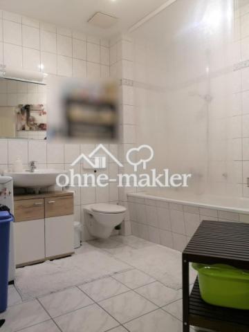 Badezimmer mit Duschwanne
