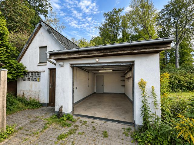 Garage mit Gästehäusschen