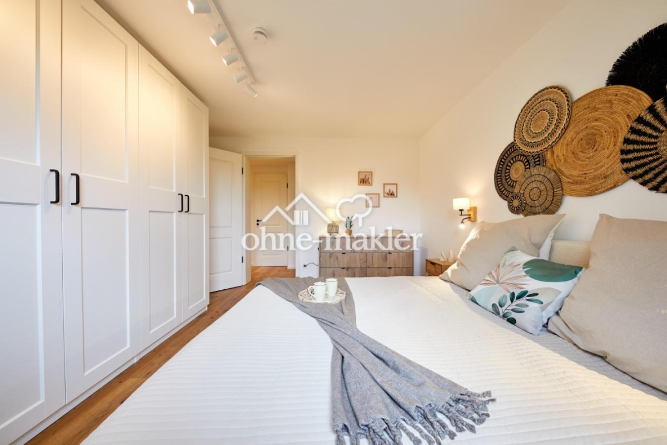 Schlafzimmer + Kleiderschrank