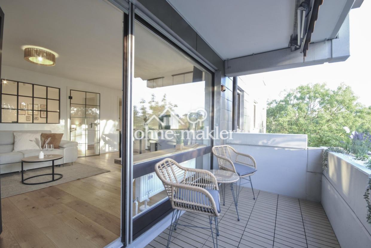 Balkon & Wohnzimmer