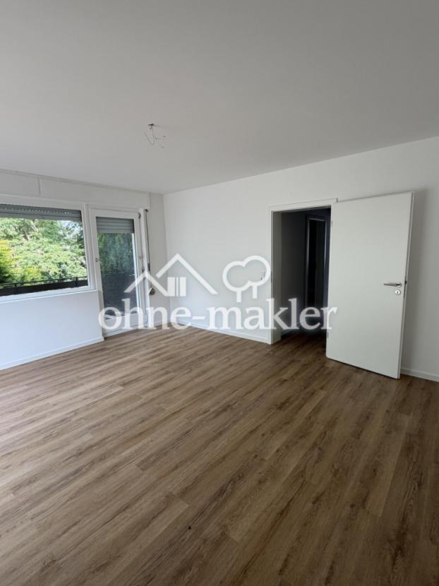 Schlafzimmer mit Zugang Balkon