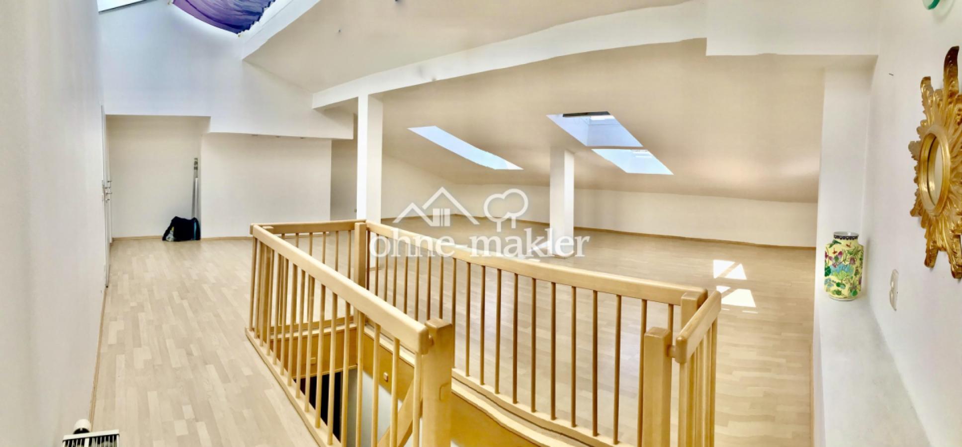 fünftes OG Atelier m Oberlicht