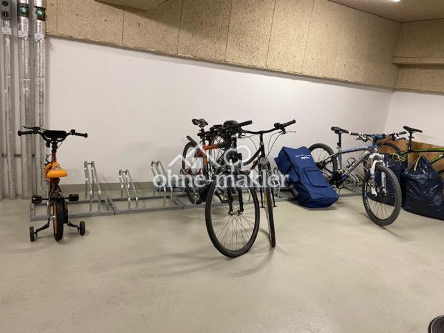 Fahrrad- Kinderwagenraum