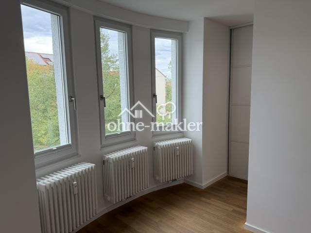 Schlafzimmer leer 2