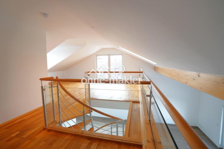 Galerie mit edler Verglasung