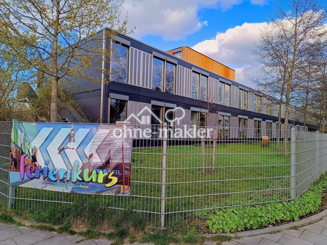 Gymnasium fußläufig