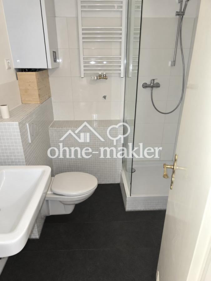 Modernes Badezimmer