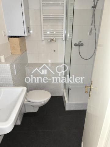Modernes Badezimmer