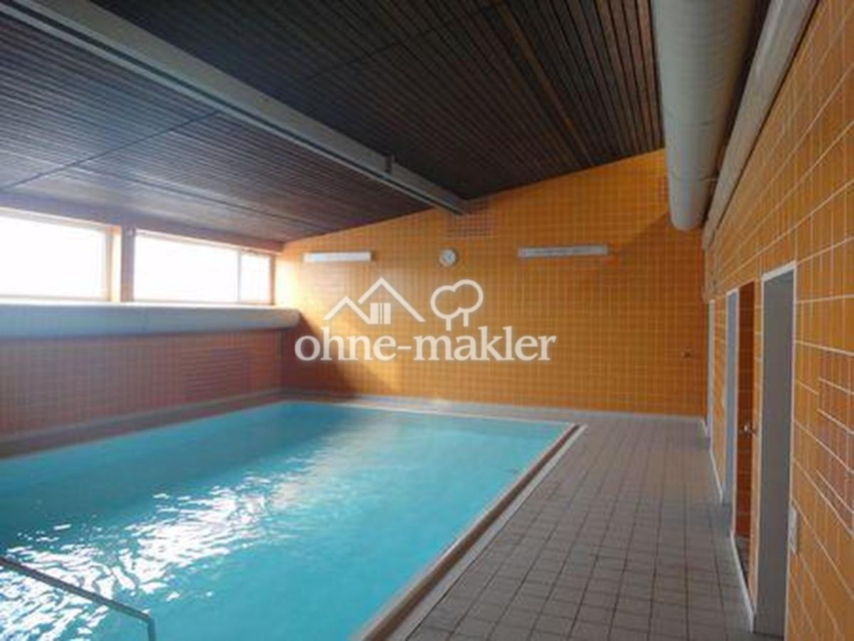 Schwimmbecken innen