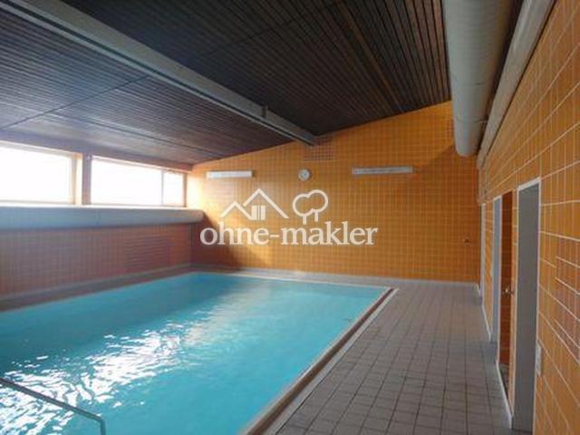 Schwimmbecken innen